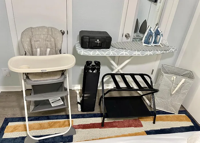 5 Min Beaches~Mini Golf~Pool Table~Pets~King Bed +