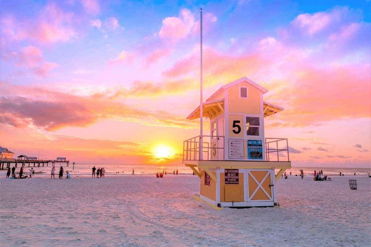 5 Min Beaches~mini Golf~pool Table~pets~king Bed + Ferienhaus