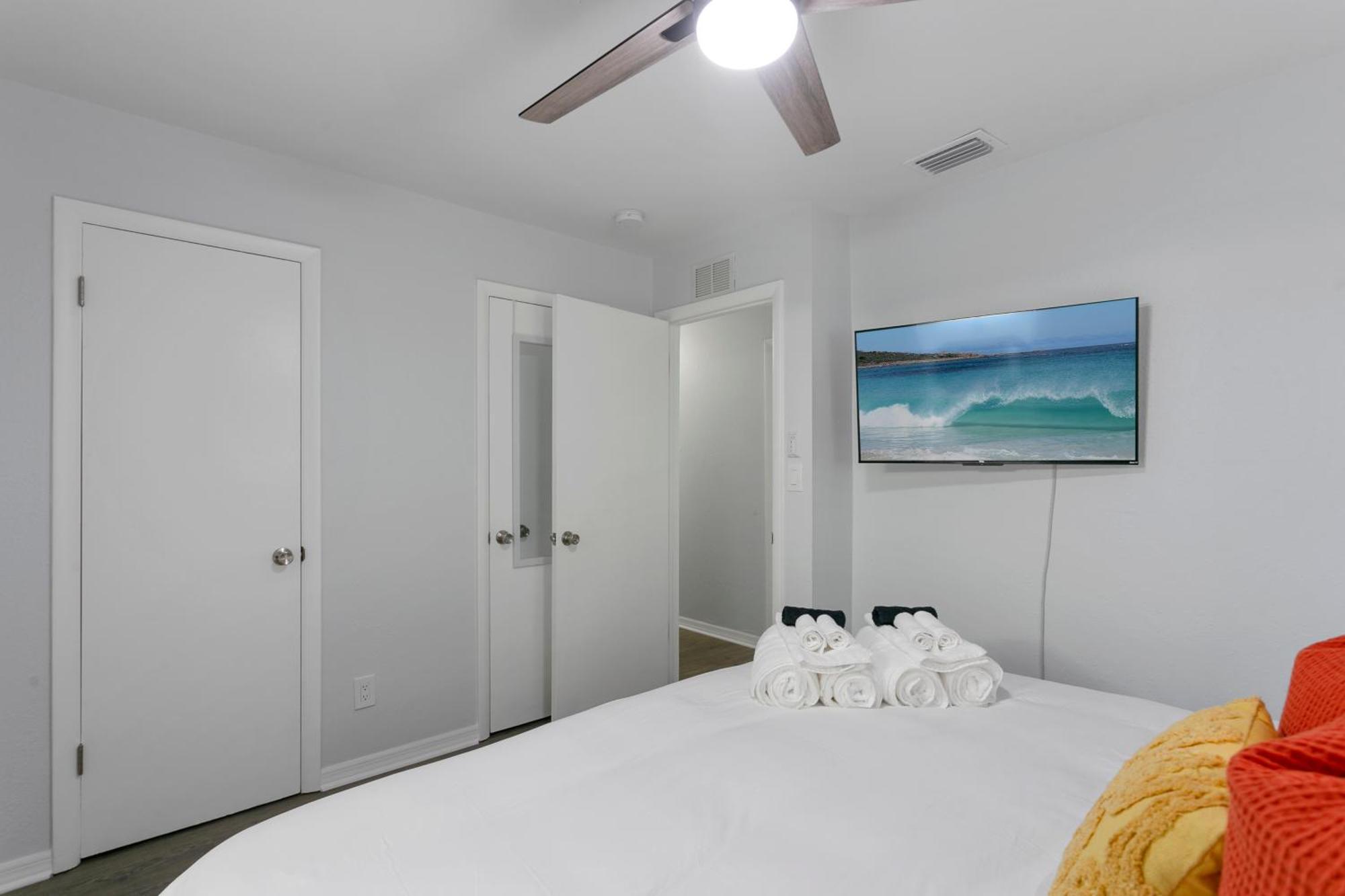 5 Min Beaches~mini Golf~pool Table~pets~king Bed + * Largo