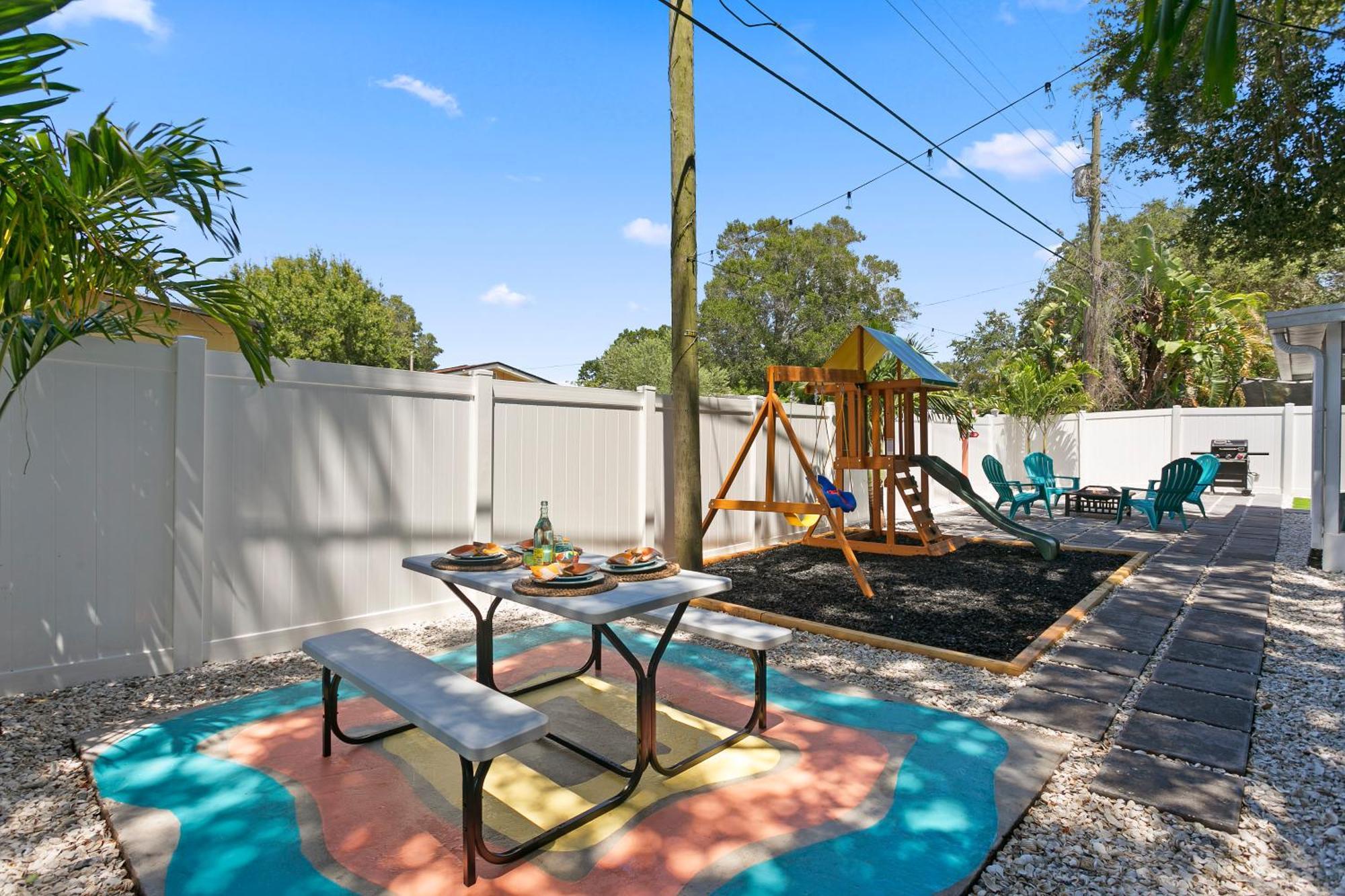 5 Min Beaches~mini Golf~pool Table~pets~king Bed + * Largo