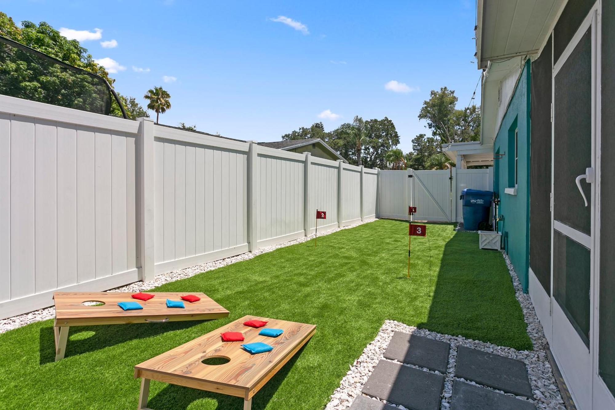 5 Min Beaches~mini Golf~pool Table~pets~king Bed + Ferienhaus *