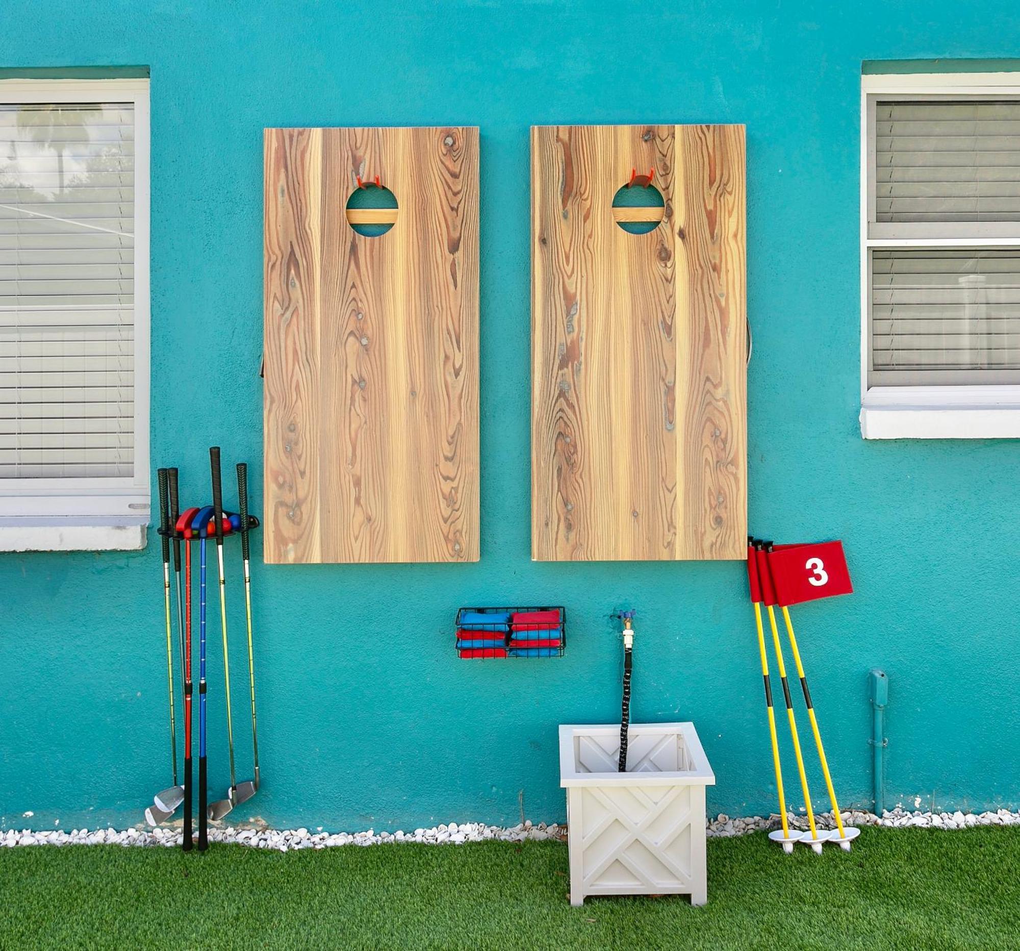 5 Min Beaches~mini Golf~pool Table~pets~king Bed + Ferienhaus *
